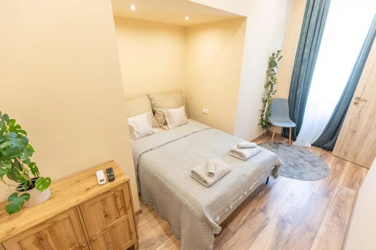 Jungle Apartment With 2 Bathrooms Budapest